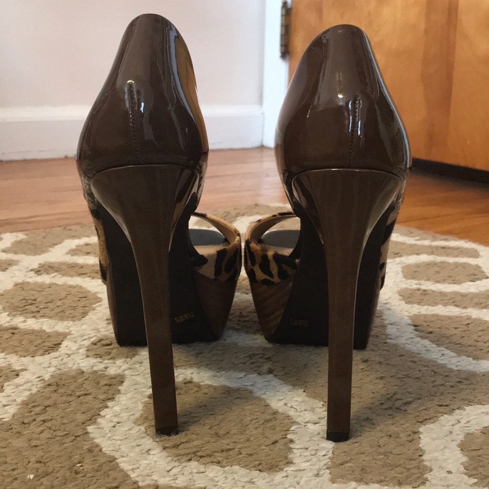 Leopard/Patent Leather Peep Toe 5” Platform Heels - Picture 7 of 8